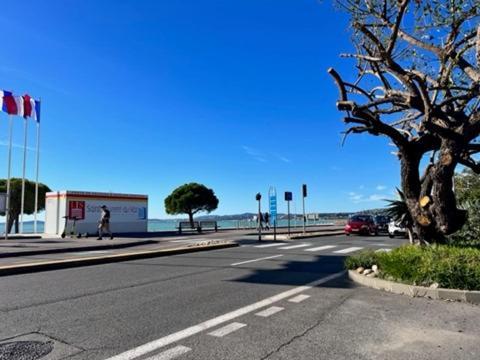 Appartamento En Bord De Avec Piscine - Jusqu'a 6 Personnes Nizza