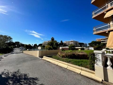 Apartment En Bord De Avec Piscine - Jusqu'a 6 Personnes Nice