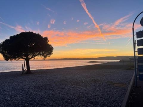 En Bord De Avec Piscine - Jusqu'a 6 Personnes Appartamento